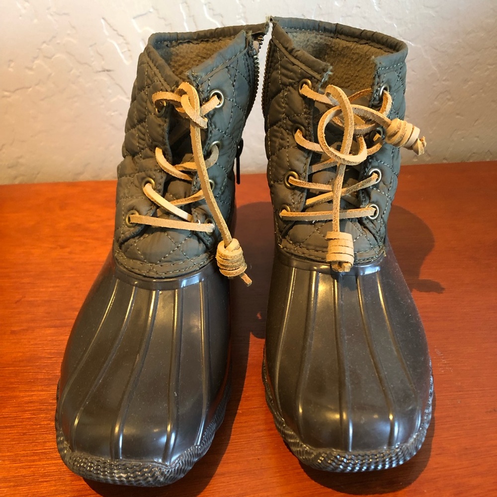 Steve Madden Duck Boots Size 6